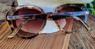 Judith Leiber Brown Tortoise  display picture 2