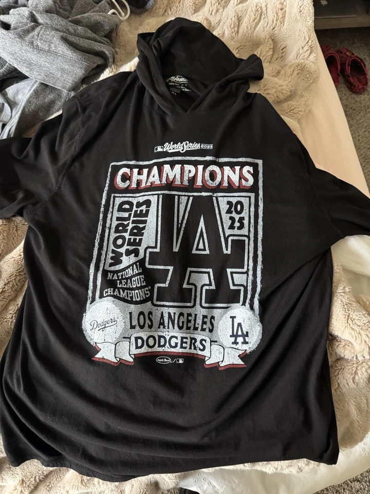Majestic Threads World Series Freddie Freeman Lightweight Hoodie XL (runs small) - Image 4 of 4