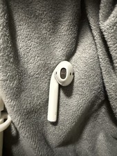 Genuine Apple AirPods 1st Gen A1523 Replacement AirPod Right Ear Only 