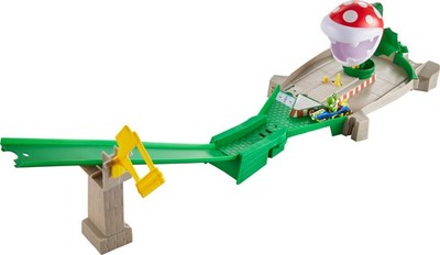 Hot Wheels Mario Kart Track Set & Toy Car, Piranha Plant Slide Playset with Firs