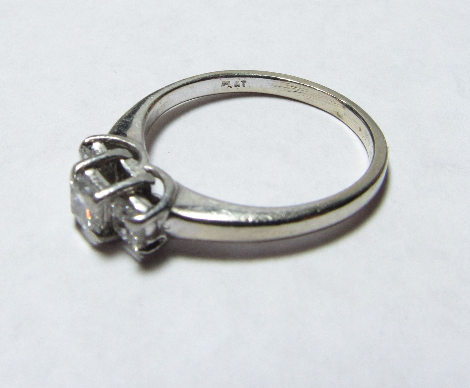 SOLID PLATINUM RING WITH 3 PRINCESS CUT NATURAL D… - image 2