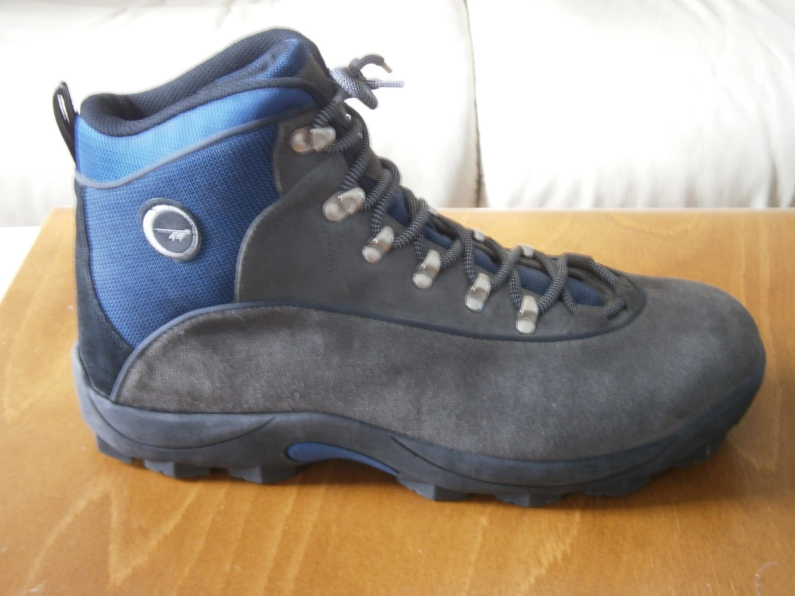 Hi-Tec Men's Hiking Boots 15 Suede Leather Metal Eyes Rubber Soles