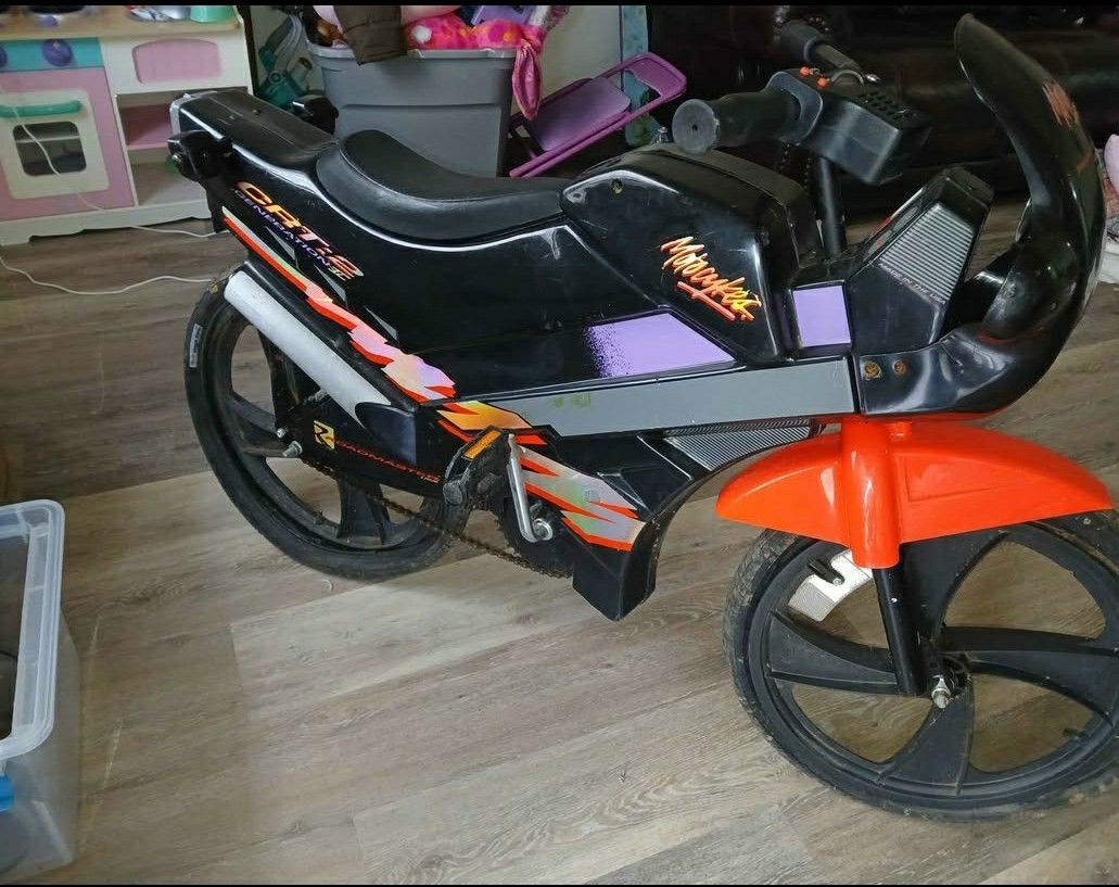 1993 Roadmaster CRT-2 Generation 2 Motocyke 20" Bicycle "Sportbike Styling" (400.00 USD) 1993 Roadmaster CRT-2 Generation 2 Motocyke 20" Bicycle "Sportbike Styling" (400.00 USD)