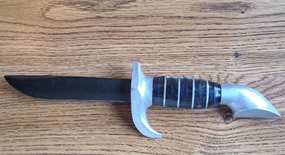 Cuchillo de arte de trinchera hecho a mano de colección de la Segunda Guerra Mundial pistola torreta y mango de aluminio Foto 2 de 4