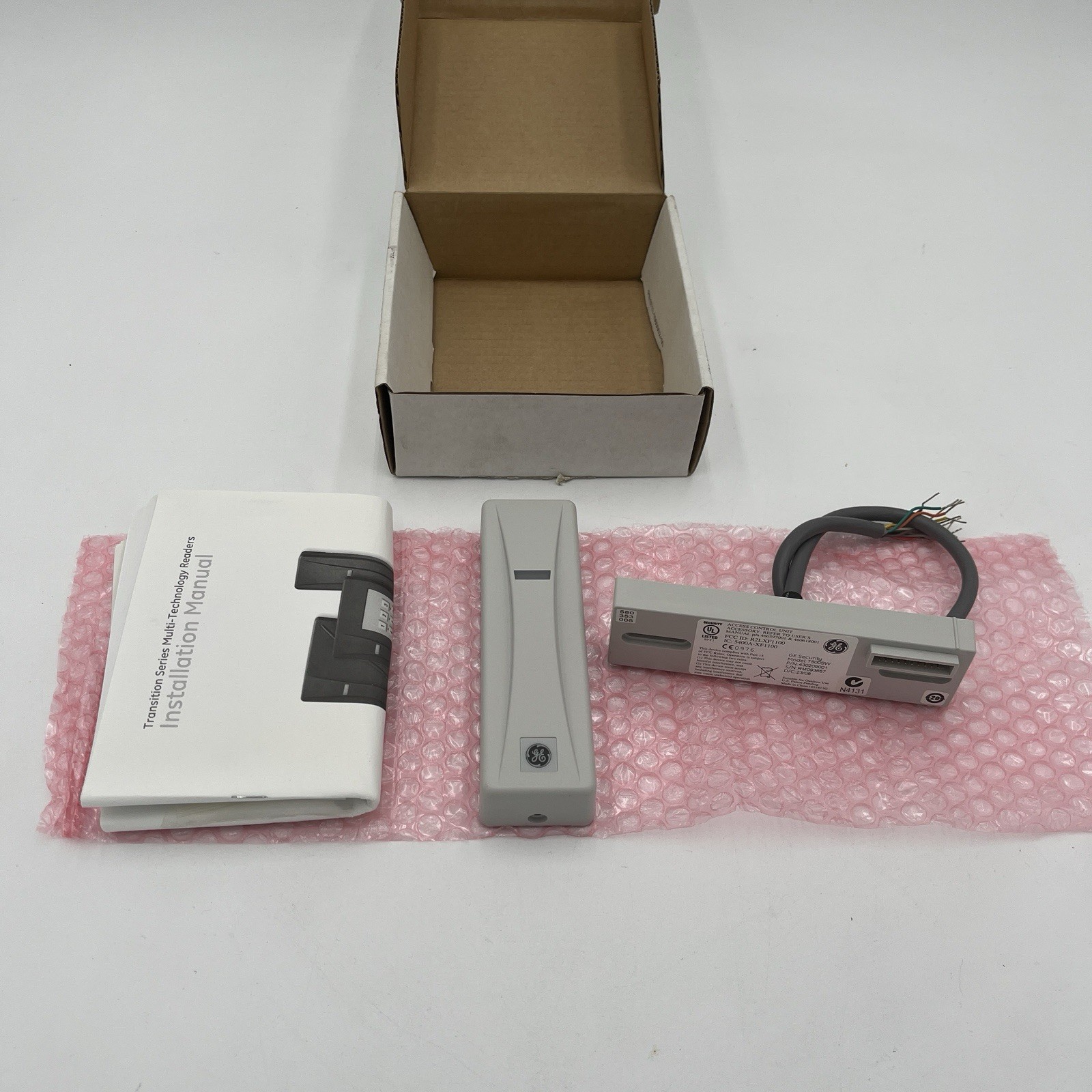 BRAND NEW!! GE UTC Interlogix 430209001 Card Reader Gray - Model T-500SW