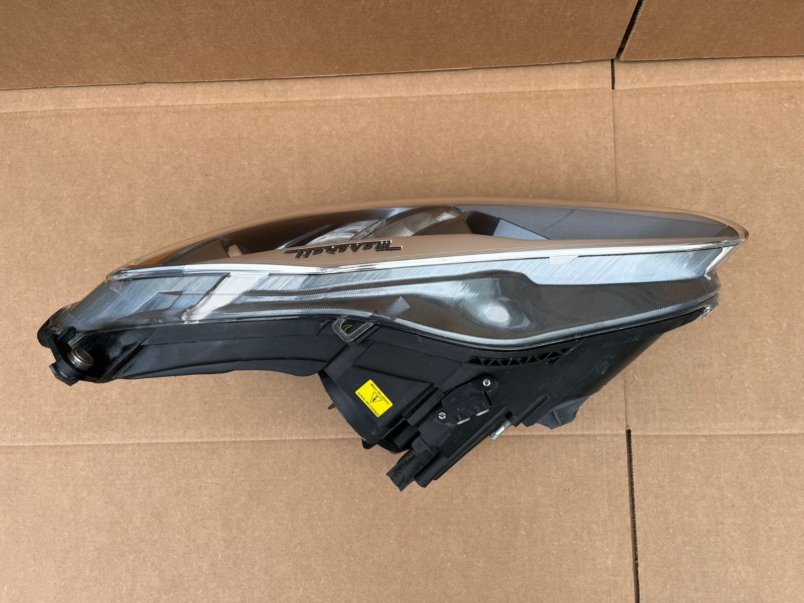 17 18 19 Maserati GranTurismo Sport GT LH Headlight HID Mint!