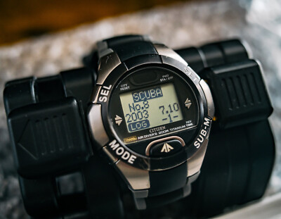 【動作未確認】CITIZEN Cyber AQUALAND CITIZEN CYBER AQUALAND Titanium 200m - Super Rare. Dive Watch