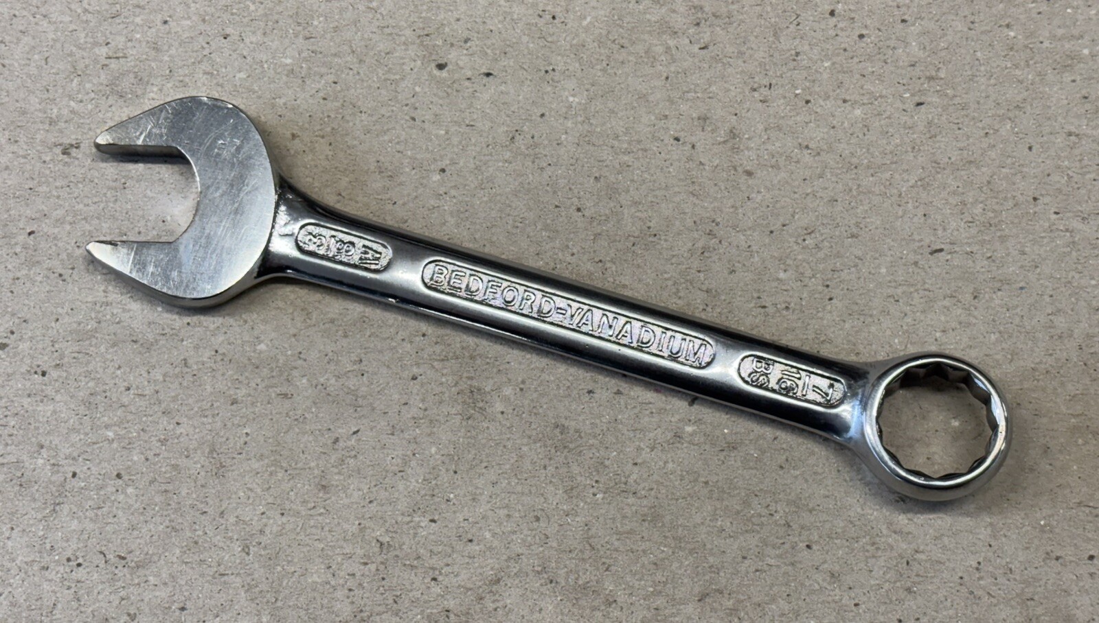 FILA BEDFORD ROW12 7 16” Bianco: 7 16” BS Chiave combinata a portata corta.