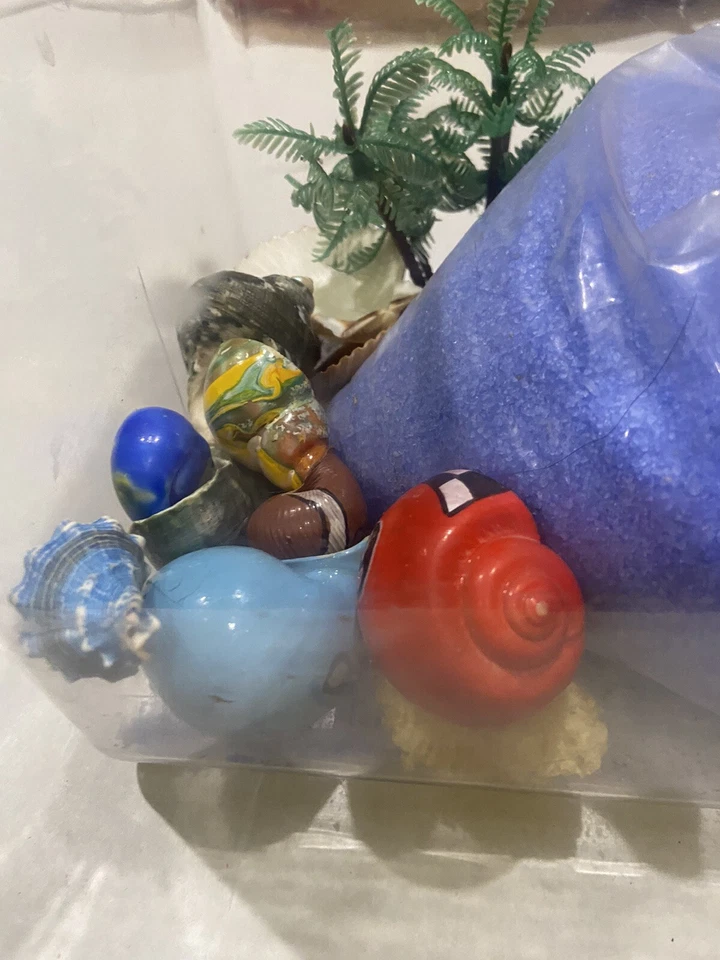 Aquarium Hermit crab cage 40 oz. With Accessories - Image 3 of 3