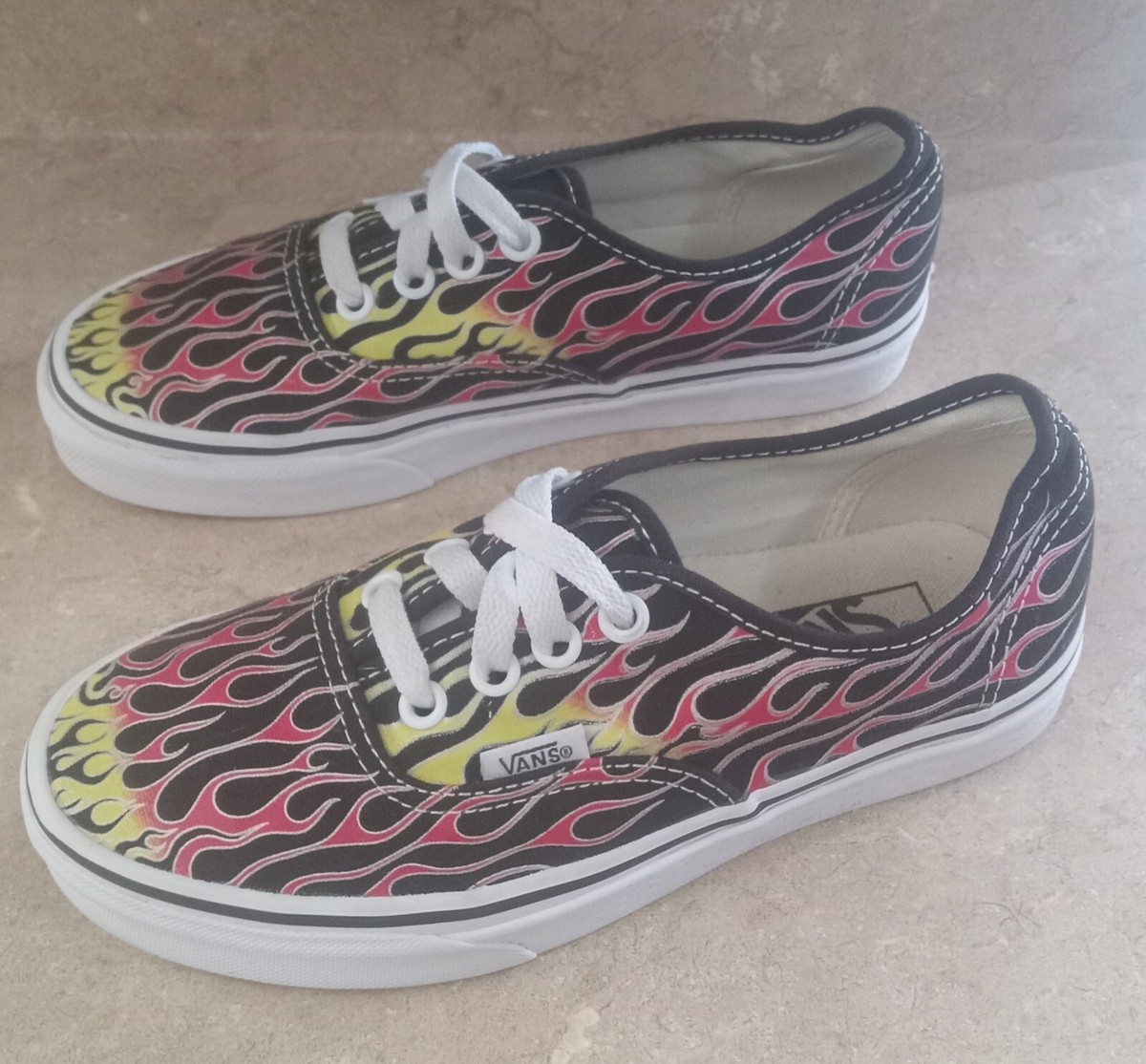 Vans Flame Authentic Canvas Skate Shoes MENS Women’s EUC 500714