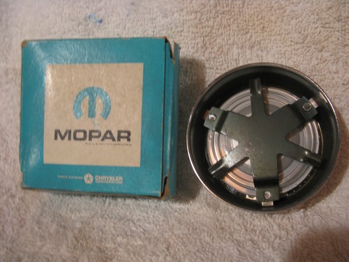 NOS Mopar 1967 Plymouth Fury Horn Cap - Foto 2 di 2