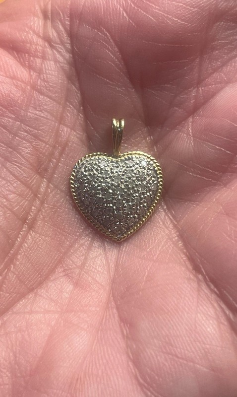 10K Gold Diamond Cluster Heart Pendant