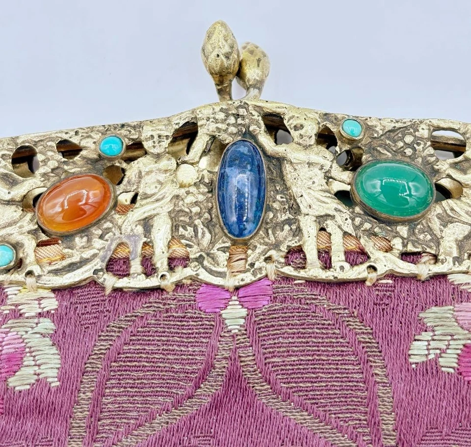 Antiguo Monedero Bordado Floral de Seda con Conjunto de Gemas Doradas 800 Marco de Querubín Plateado Foto 3 de 4