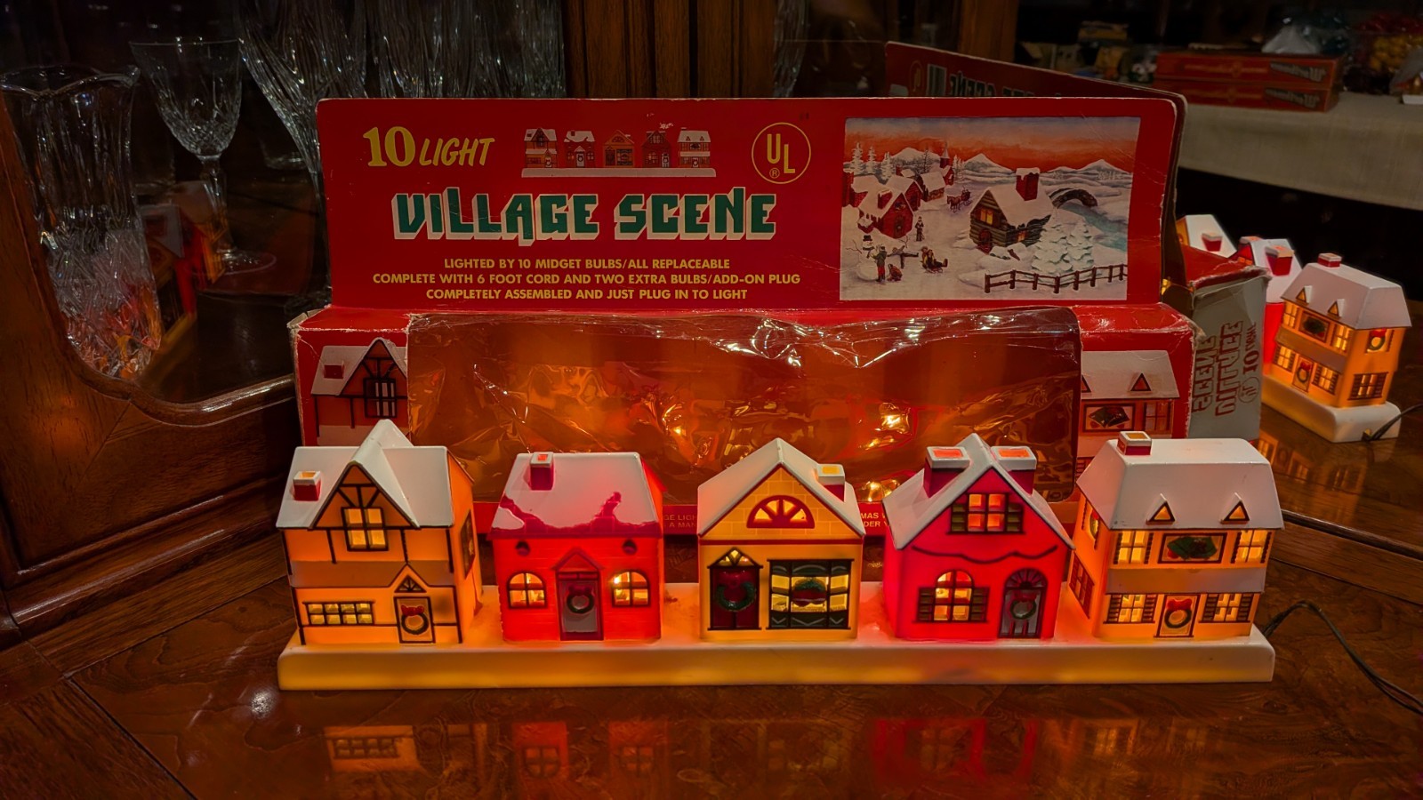 Vintage 10 Light Village Scene of 6 String-Along Standing Decorated Houses