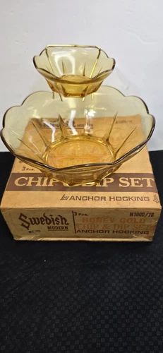 Vintage Anchor Hocking Swedish Modern Honey Gold Chip & Dip Set Glass USA Box