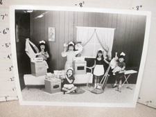 toy photo 1967 Topper SUZY HOMEMAKER washer dryer vacuum cleaner iron stove oven