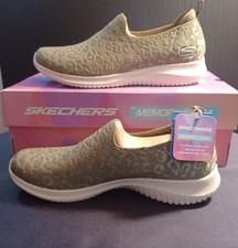 Skechers Ultra Flex - WEEKEND TRIP - Slip On Shoes - Women's Size 8 - OLIVE