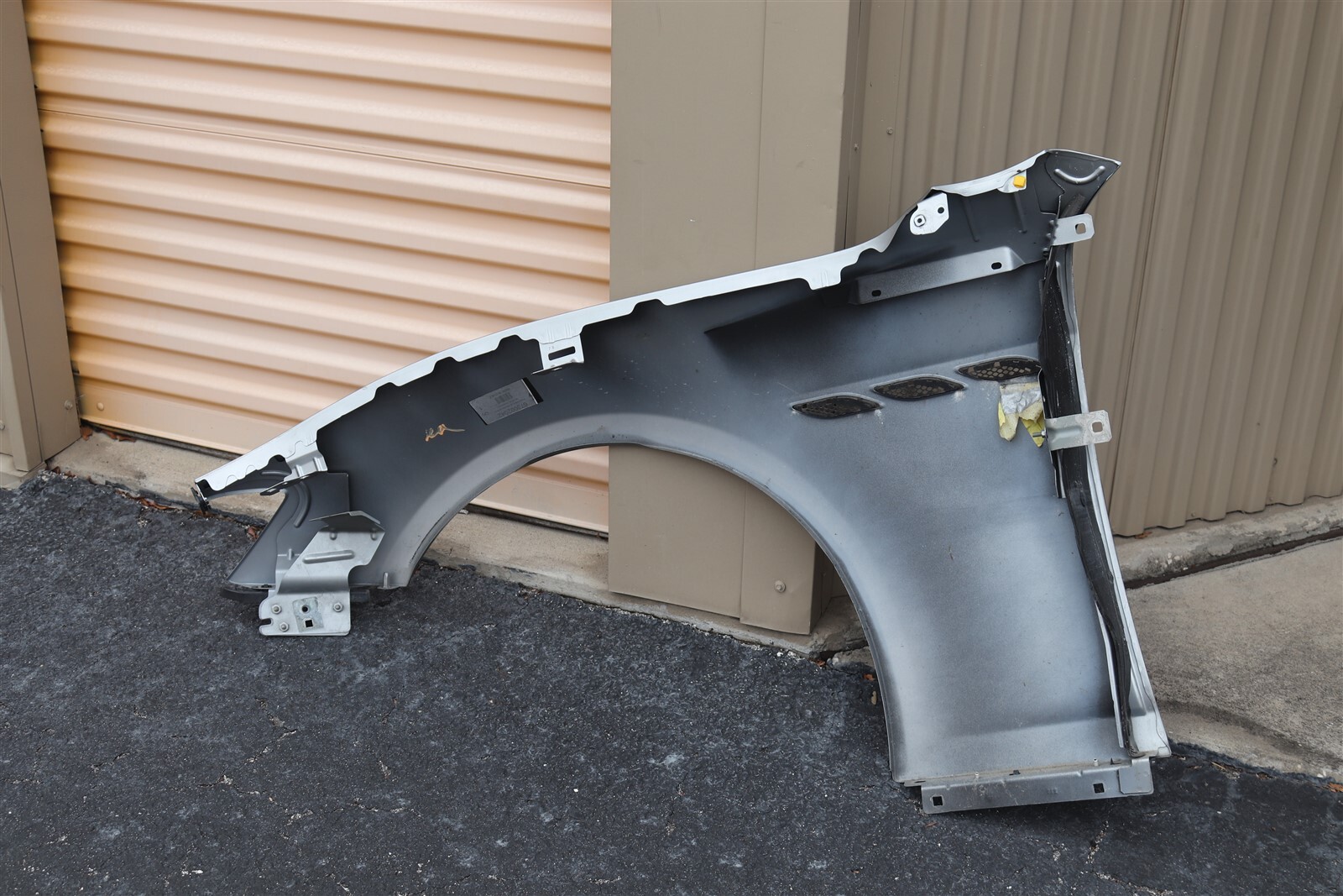 14-18 MASERATI GHIBLI Fender Modguard Passenger Right RH *LOCAL PICK UP ONLY*