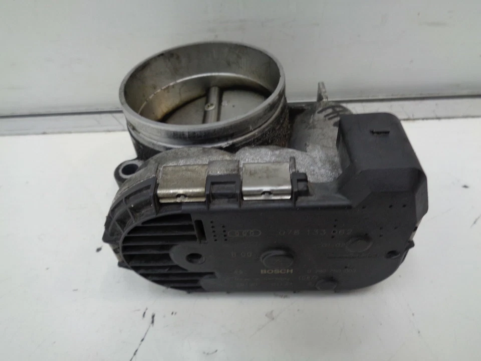 Conjunto de carrocería del acelerador Audi A6 Quattro 2000-2011 2,7 L 078133062 OEM Foto 4 de 4