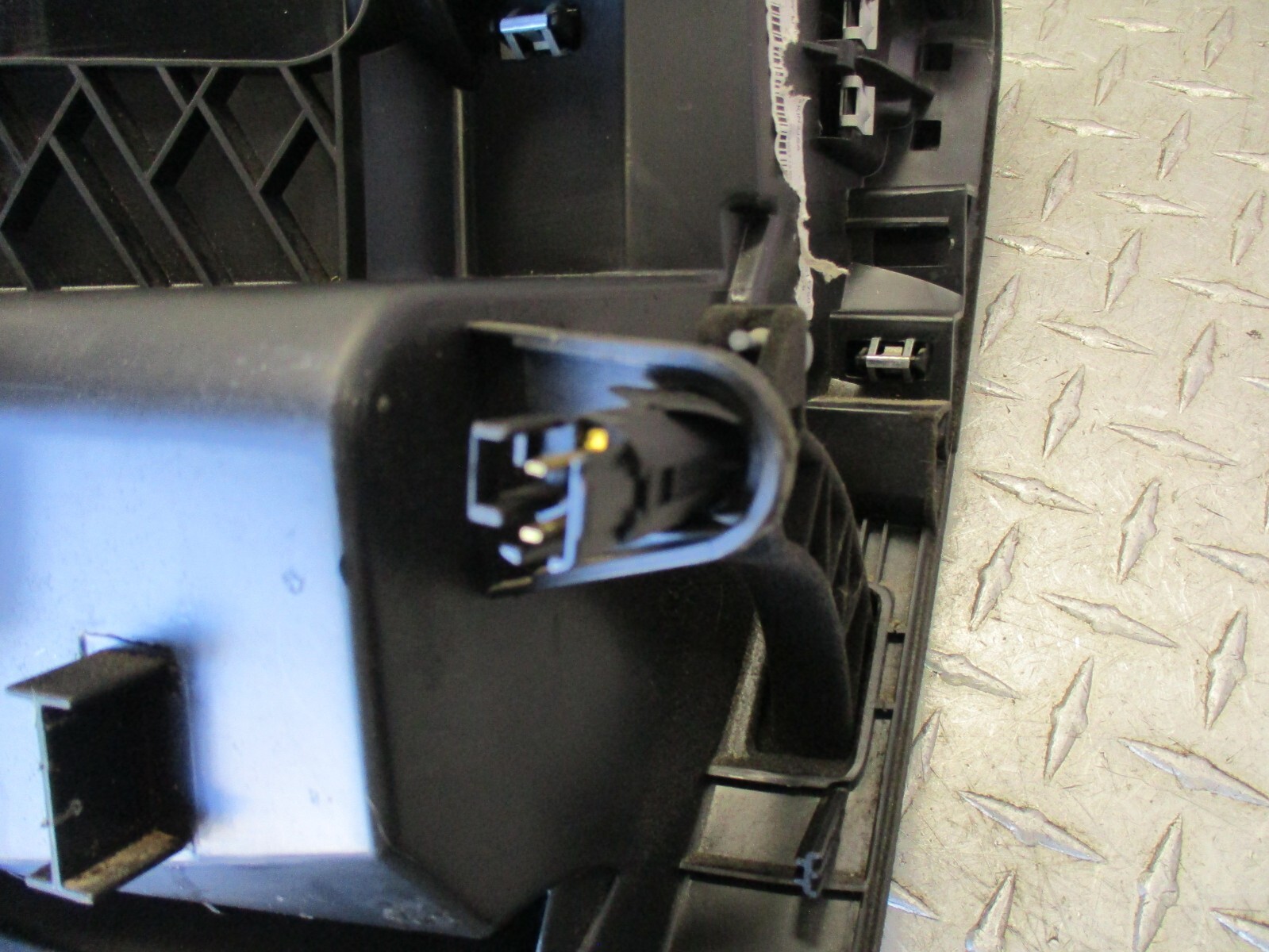 14-17 2017 Maserati Ghibli GLOVE BOX STORAGE COMPARTMENT BLACK 17326301