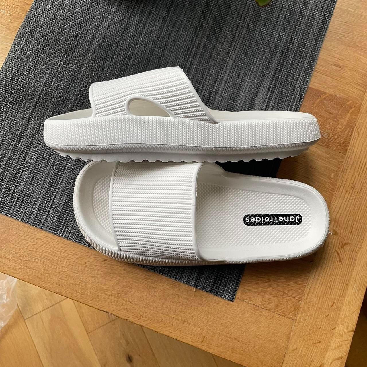 SAOLA Sliders Slippers for Women and Men Thick Platform Soft Sole JaneTroide UK4