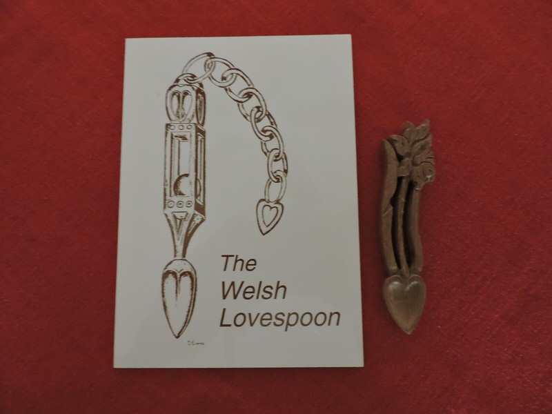 Daffodill Welsh Lovespoon with Heart Shape Bowl and Short Story of Love Spoons