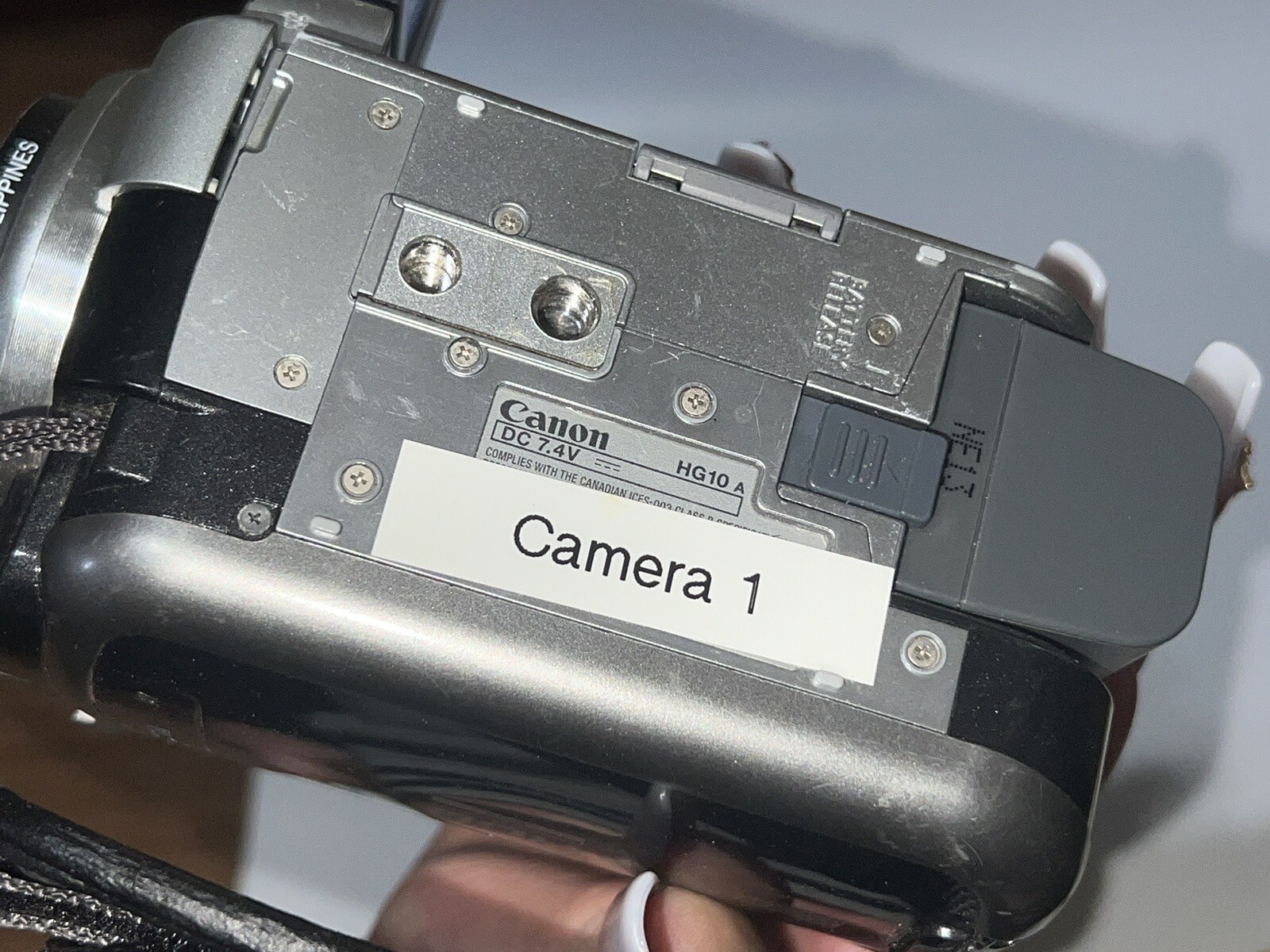 Canon HG10 Digital Camcorder 40GB HDD, HD, CMOS, IS, 10x Optical Zoom