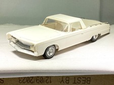 Vintage Johan 1965 Chrysler Imperial Truck 1:24 scale model BUILT COMPLETE NICE