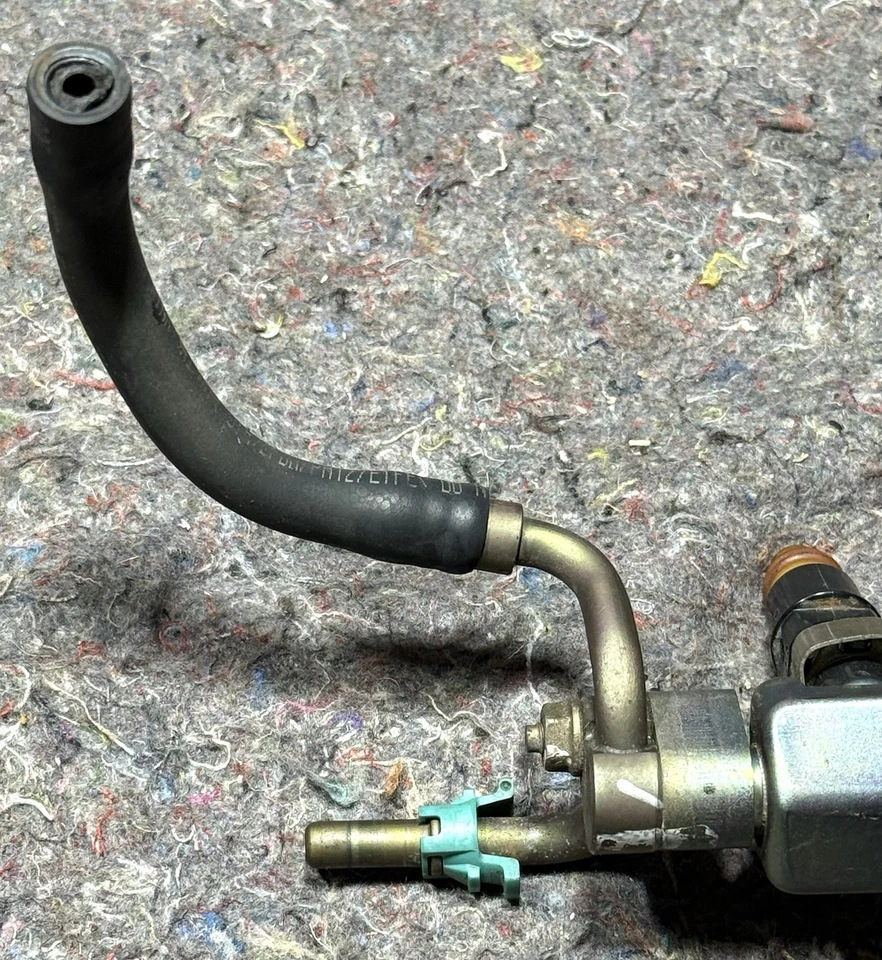 Juego de pares de rieles de inyección de combustible para motor Acura TL 2004-2008 3,2 L A/T fabricante de equipos originales Foto 4 de 4