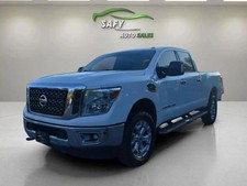 2017 Nissan TITAN XD SV Pickup 4D 6 1/2 ft