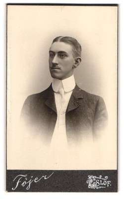 Photography studio Föjer, Eslöf, elegant gentleman with mustache 