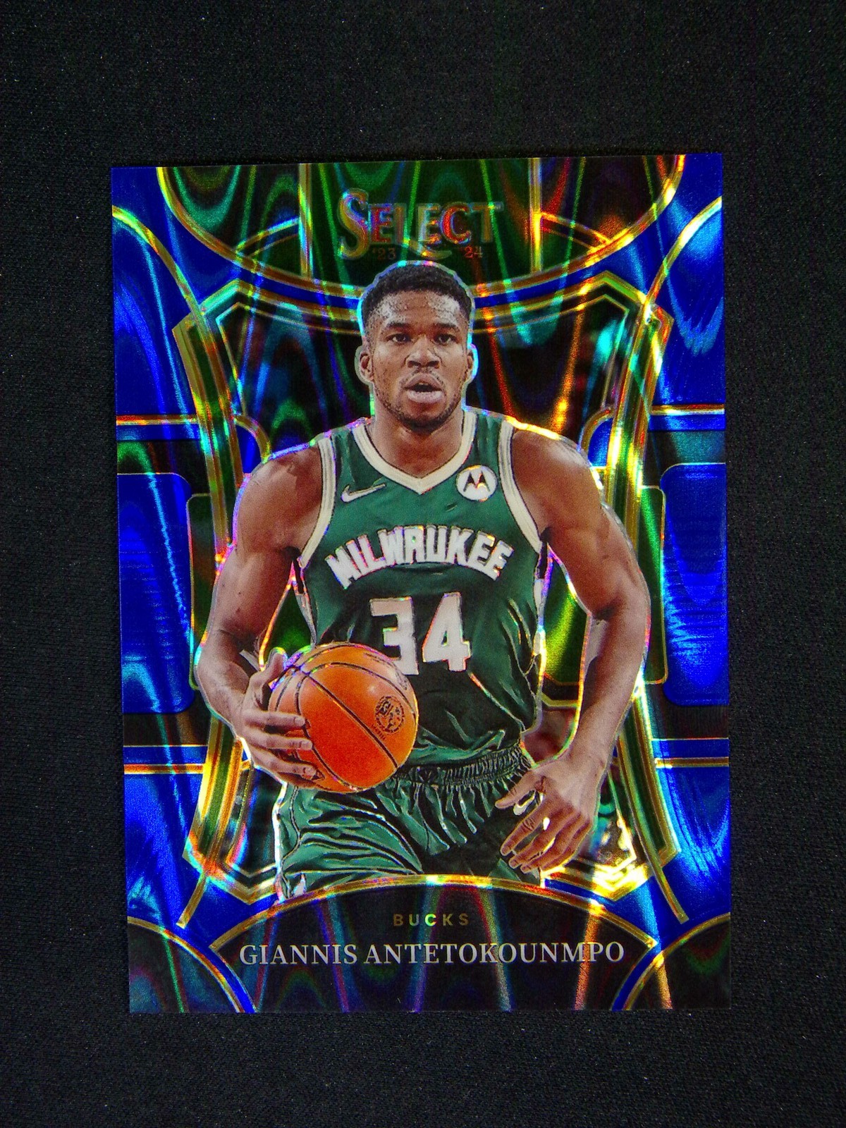 2023-24 Panini Select Giannis Antetokounmpo #341 Mezzanine Blue Flash /99