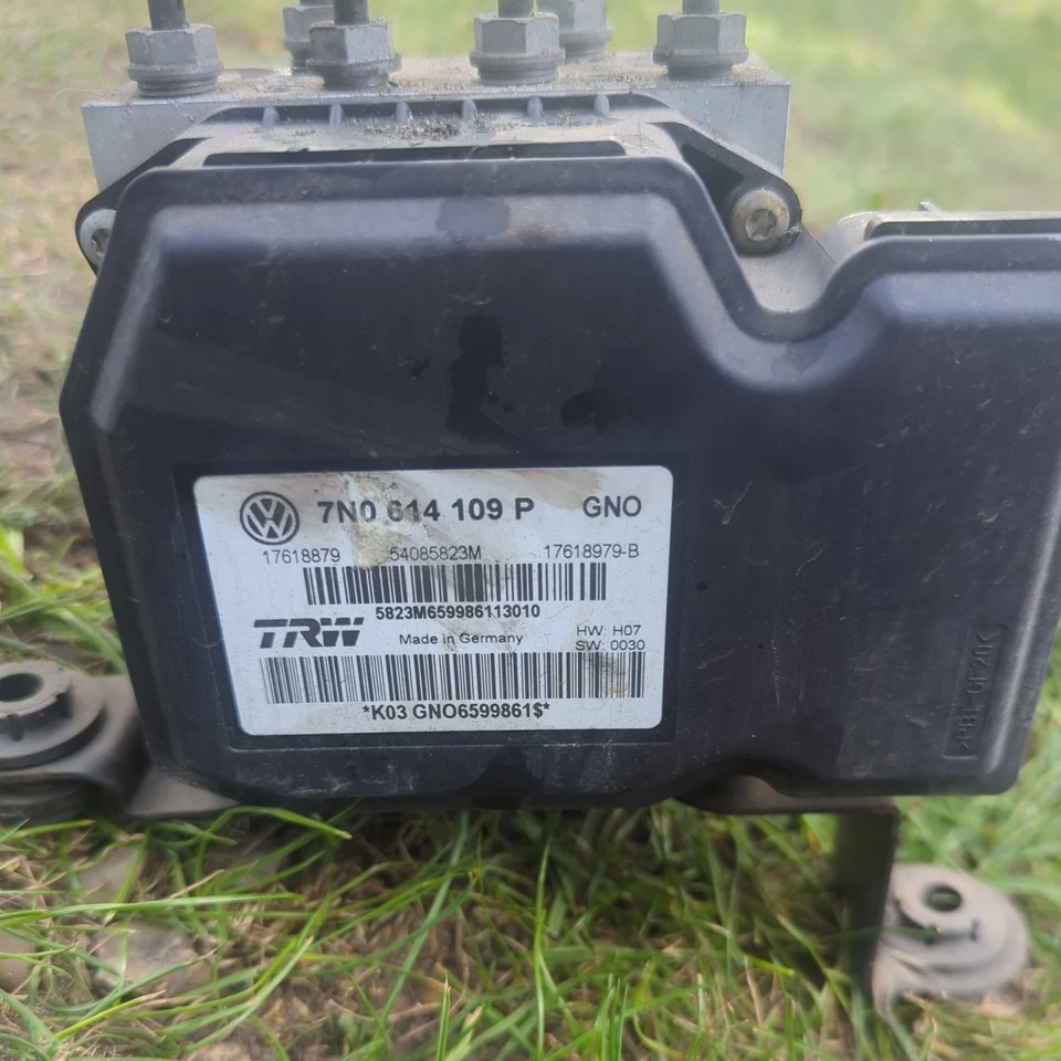 BOMBA ABS HIDRÁULICA VOLKSWAGEN SHARAN MK2 2010-2021 CON ECU 2.0 TDI 7N0-614-109P Foto 2 de 4
