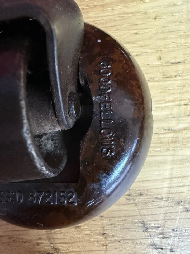 3 x Ruedas de metal de latón vintage con planeadores Goodfellows de baquelita adjuntos Foto 3 de 4