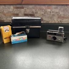 Kodak Instamatic 104 Film Camera w/ Case, Flash Cube, Vintage / Tested  Working