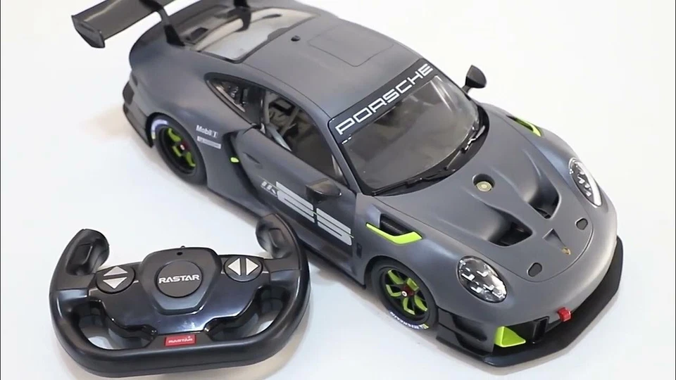 RASTAR RC Car | 1/14 2.4Ghz Porsche 911 GT2 RS Clubsport Radio Remote Control - Image 3 of 4