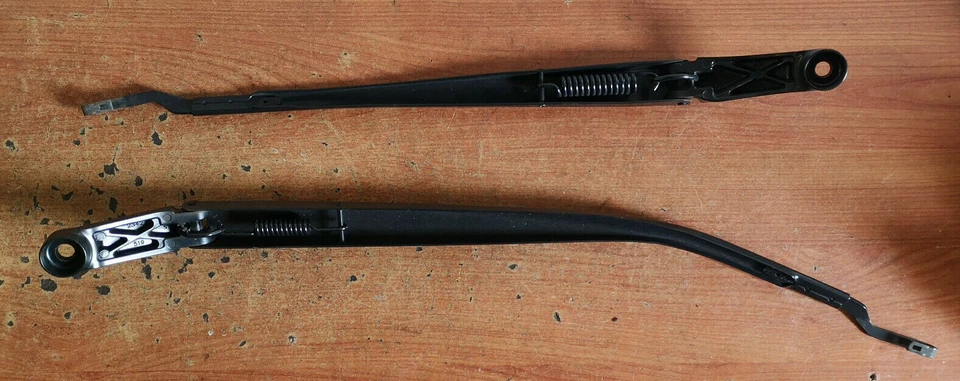 COPPIA BRACCI TERGICRISTALLO SINISTRO E DESTRO TOYOTA AURIS HYBRID MK2 2016 - Immagine 2 di 2