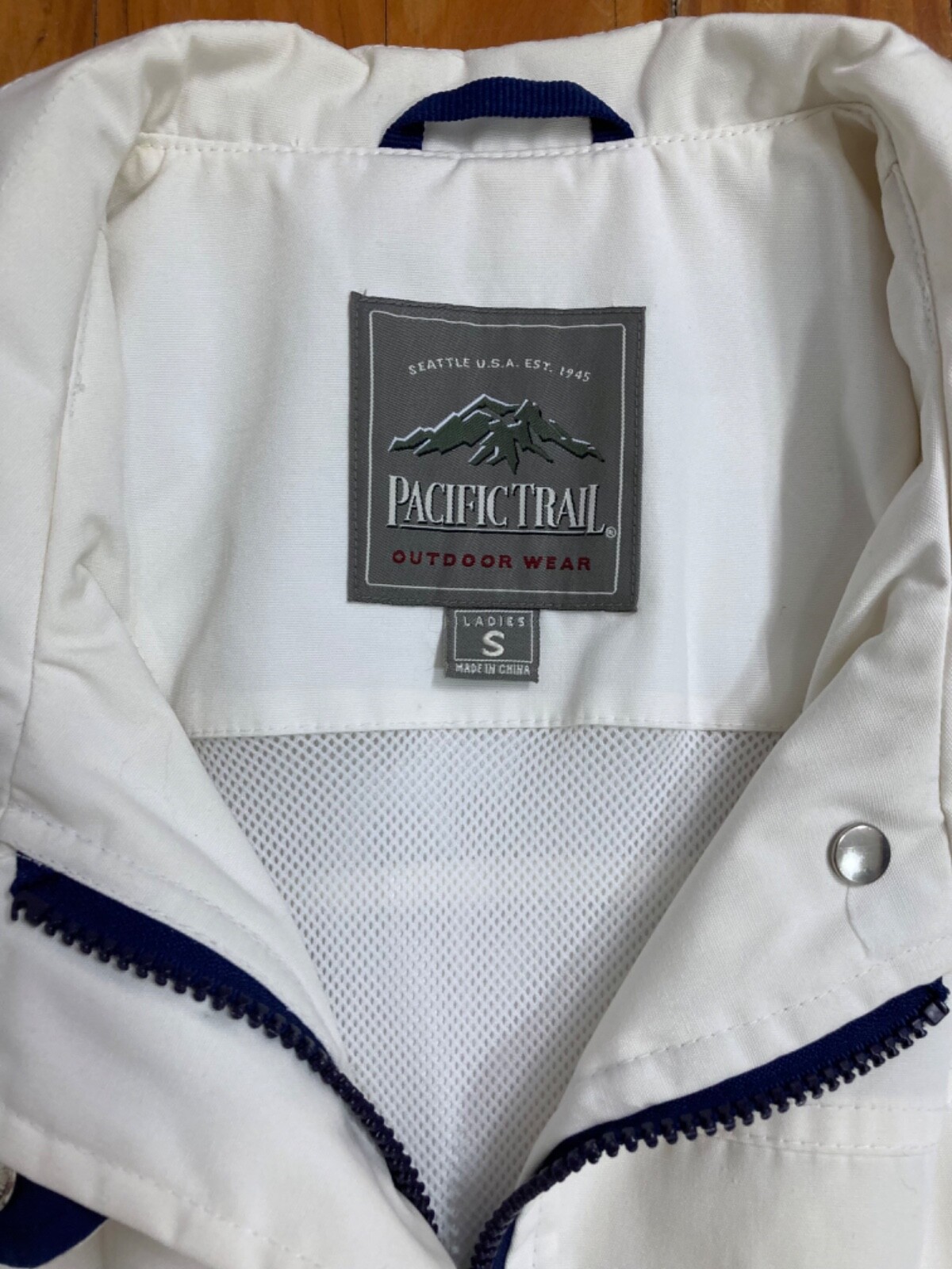 PACIFIC TRAIL WHITE SHELL JACKET, POLYESTER & COT… - image 2