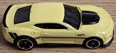 Loose 2023 Hot Wheels Main 2017 Camaro ZL1 135/250 HKJ52 Yellow