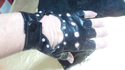 Gants noir trass demi-doigt punk gothique - Photo 1/3