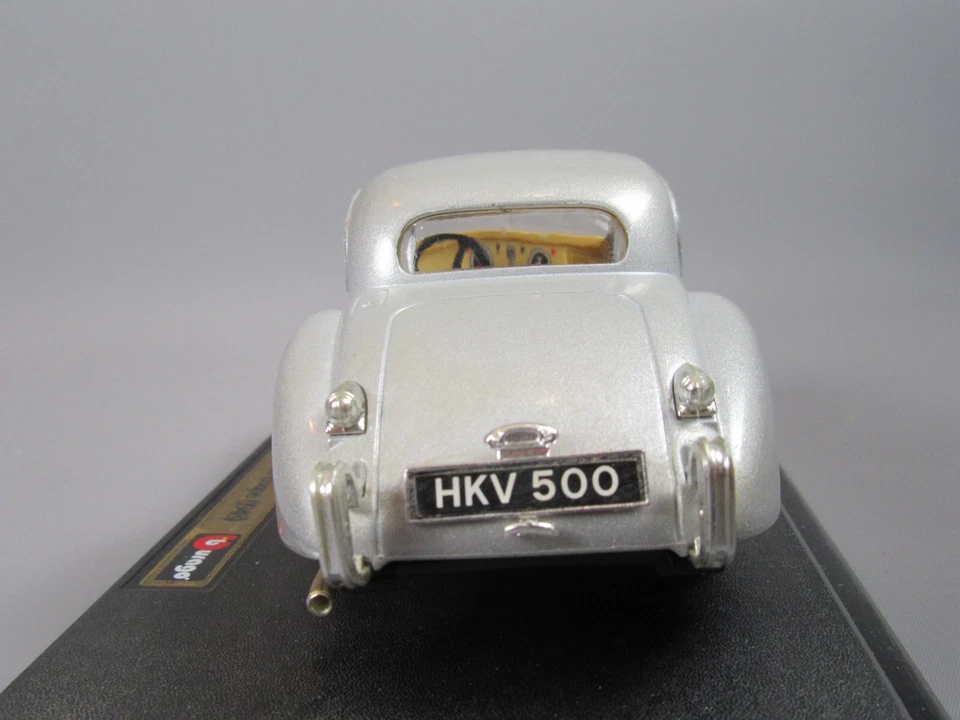 B296 Vintage Burago 1508 Italie Jaguar XK 120 Coupé 1948 Argenté 1:24 + Socle - Photo 4/4