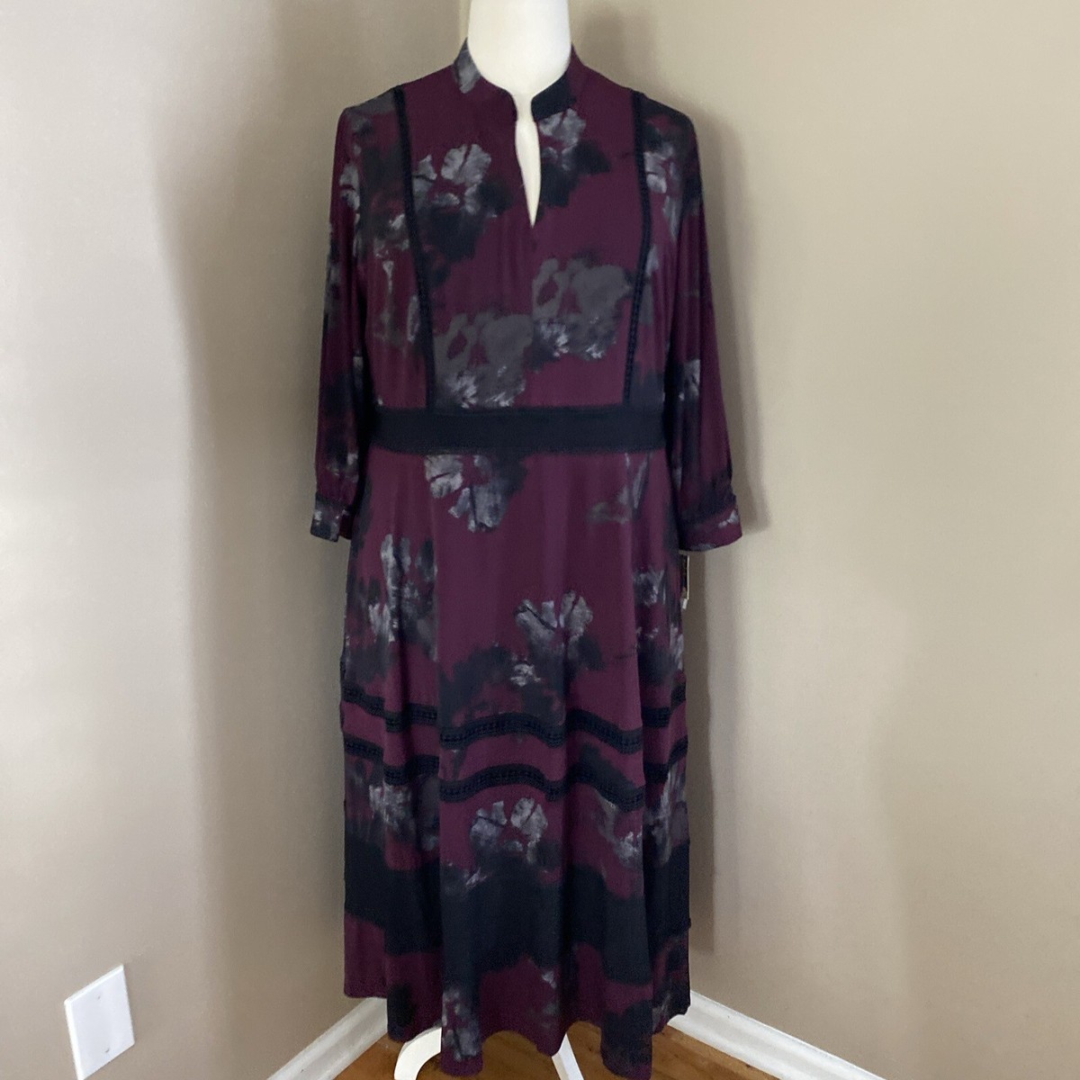 Taylor Burgundy Black Multi Floral A Line 3/4 Sleeve Midi Lined