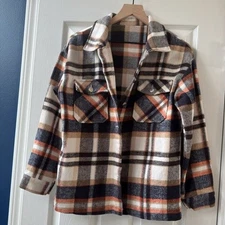 Cozy Plaid Button Up Oversized Jacket Shacket lightweight medium NWOT