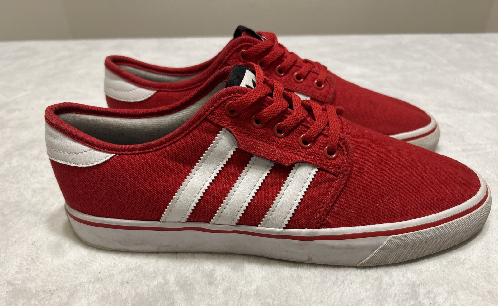 Adidas Seeley Skate Men Shoes Size 9.5 Red White Sneakers Scarlet 3 Stripes Adidas Seeley Skate Men Shoes Size 9.5 Red White Sneakers Scarlet 3 Stripes