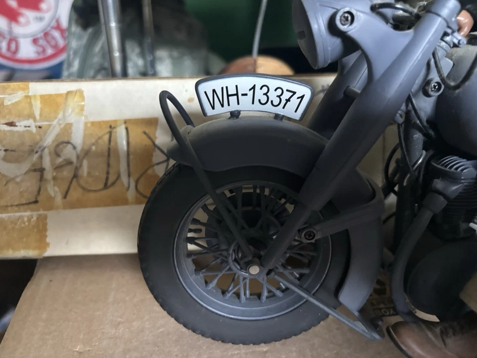 FIGURA DE ACCIÓN DE STEVE MCQUEEN JUGUETES DEL SIGLO XXI EN MOTOCICLETA ALEMANA SEGUNDA GUERRA MUNDIAL Foto 4 de 4