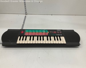 Yamaha PortaSound PSS-12 Electric Keyboard 32 Mini Keys Black Piano