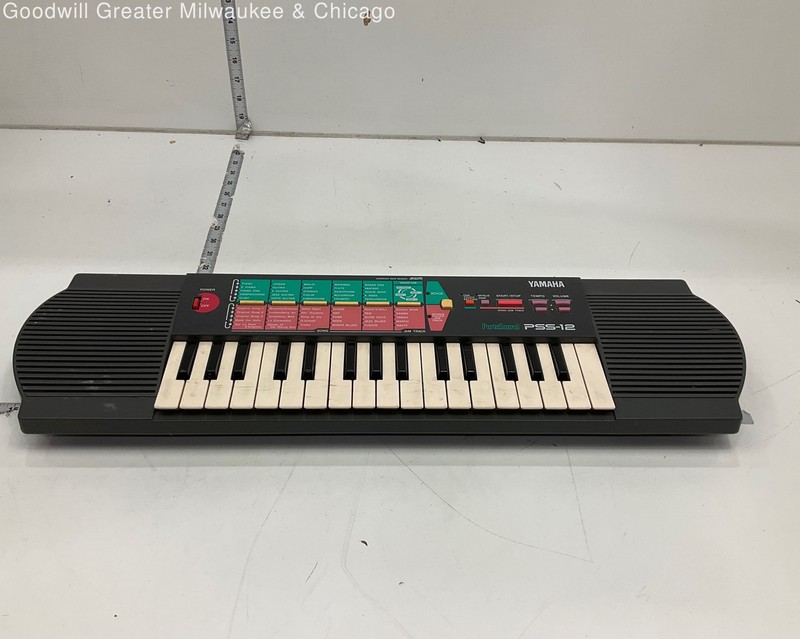 Yamaha PortaSound PSS-12 Electric Keyboard 32 Mini Keys Black Piano
