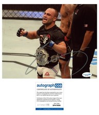 Eddie Alvarez AUTOGRAPH Signed MMA Fighter UFC Autographed 8x10 Photo ACOA