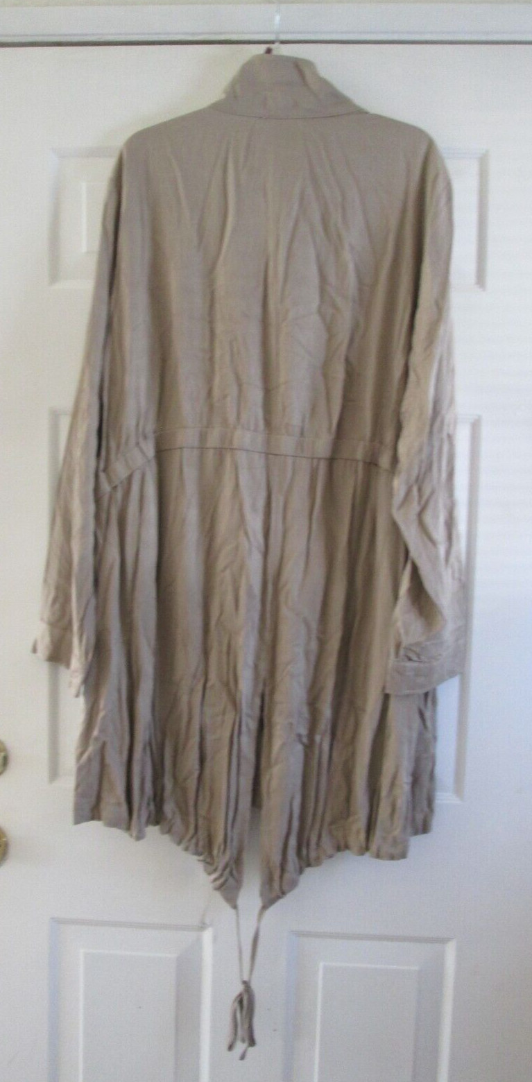Stoosh Beige Mock Neck Multipocket Lightweight Zi… - image 4