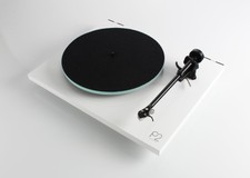 Rega Planar 2 Turntable/rb220 Tonearm/glass-platter/cartridge Authorized-dealer